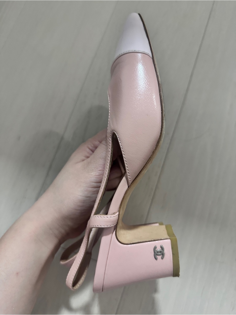 CHANEL Blush and Pale Pink Two-Tone Slingback Flats - Picture 2 of 4